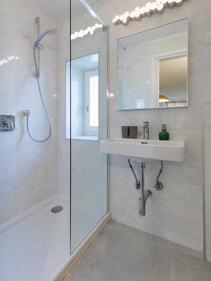 Stylish Studio Apartment By Irundo โรวีน ภายนอก รูปภาพ